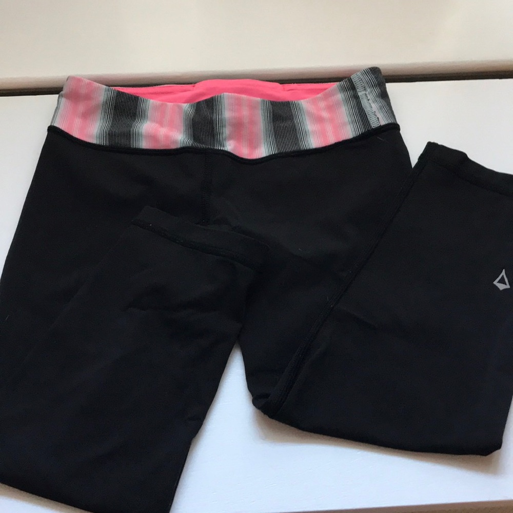 Ivivva Capri leggings